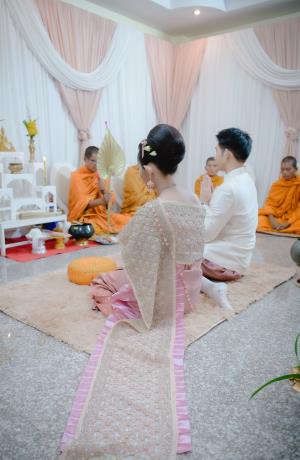 ชุดไทยเจ้าสาว ชุดไทยจักรพรรดิ์ เช่าที่แบมบี้ เวดดิ้ง ห้วยขวาง